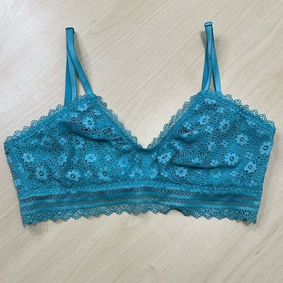 Victoria’s Secret | PINK | Bundle of 3 | XS/S Bralettes | Like New | 1573 - Picture 7 of 15